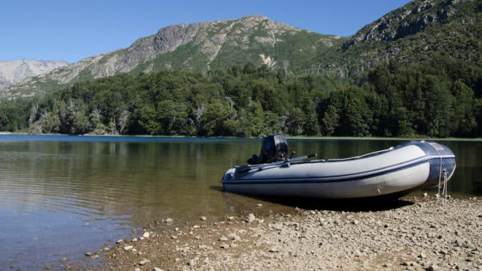 Découvrir le Lac de d’Hourtin lors d’un séjour au camping à proximité